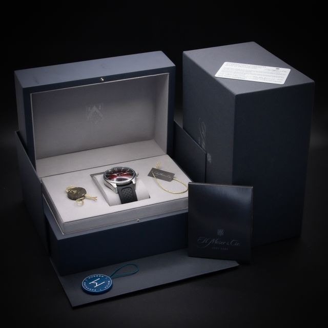 H. Moser and Cie Pioneer 3200-1207 Image 5